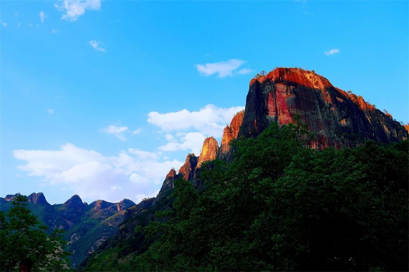夕阳下的保山 被打翻的调色盘